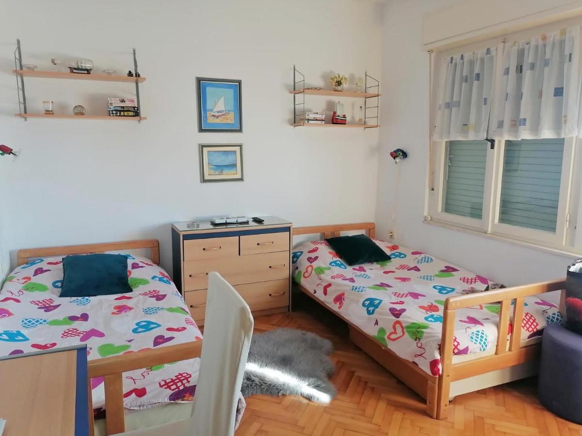 Apartments By The Sea Kastel Stari, Kastela - 19465 Екстериор снимка